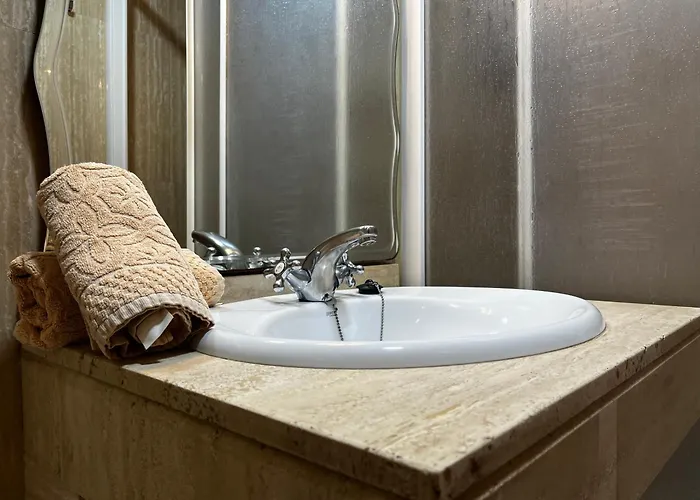 Gemelas De Benjumeda En La Caleta Grupo Ac Gestion *