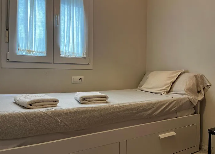 Gemelas De Benjumeda En La Caleta Grupo Ac Gestion